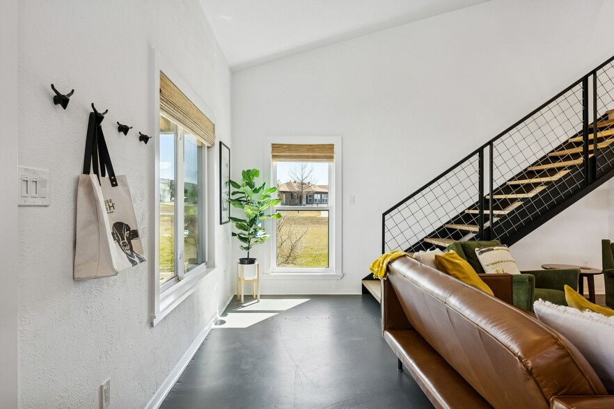 More Photos Of 10130 Billy Mitchell, McKinney Specialty For Sale