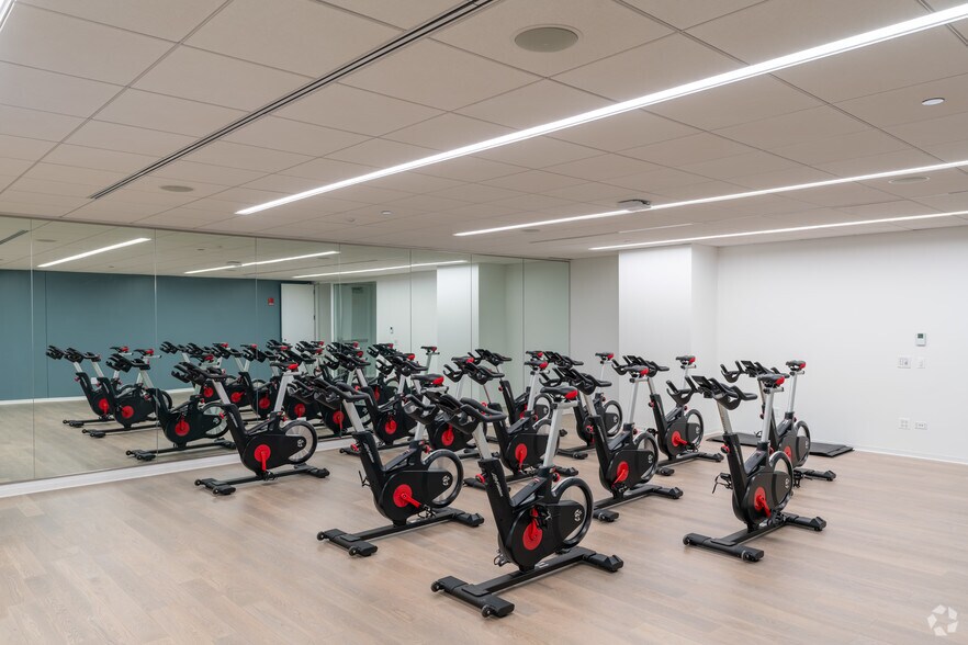 More Photos Of 333 S Wabash Ave, Chicago Office For Lease