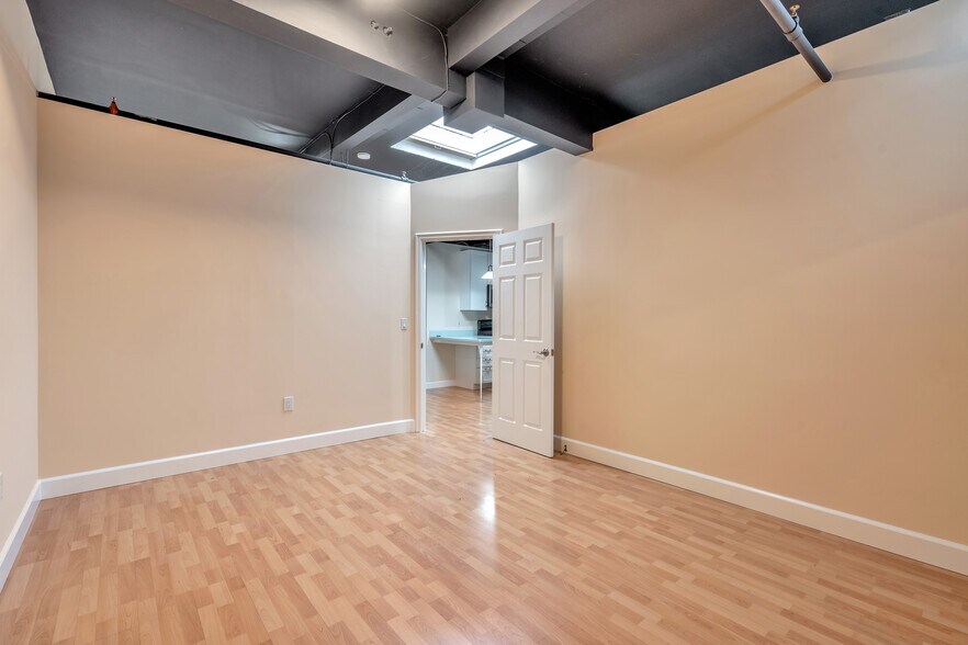 More Photos Of 74 Digital Dr, Novato Warehouse For Sale