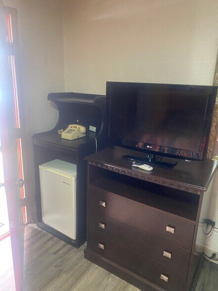 More Photos Of 12015 E State Route 350, Kansas City Hotel For Sale