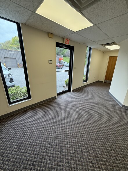 More Photos Of 317 Brooks St, Worcester Warehouse For Lease