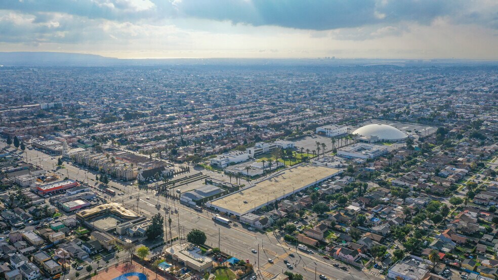 More Photos Of 7833 S Vermont Ave, Los Angeles Land For Sale