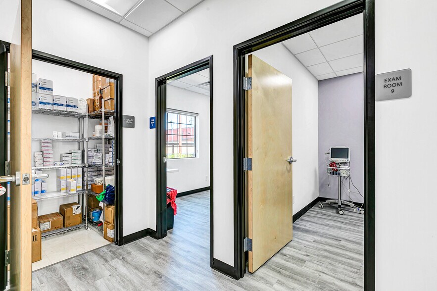 More Photos Of 4105 N 20th St, Phoenix Medical For Lease