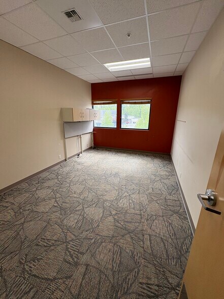 More Photos Of 600 E Railroad Ave, Wasilla Office For Lease