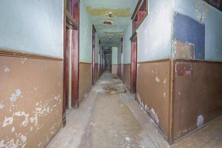 More Photos Of 406 N State Line Ave, Texarkana Storefront Retail Residential For Lease