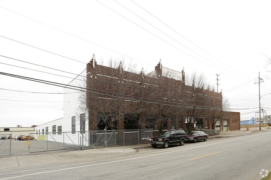 More Photos Of 1409 Buchanan Ave SW, Grand Rapids Manufacturing For Lease