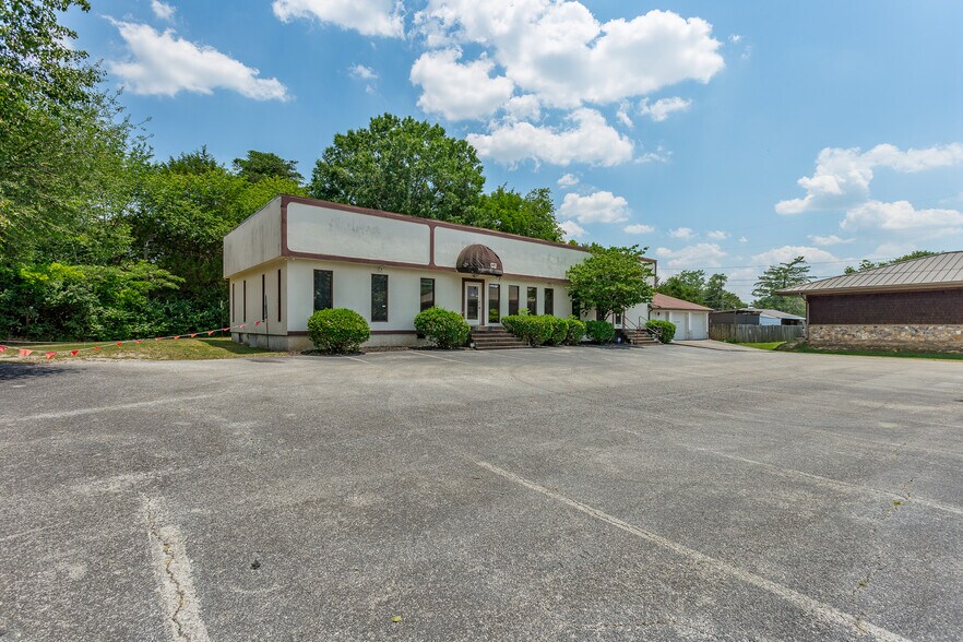 More Photos Of 4808 Hixson Pike, Hixson Office For Sale