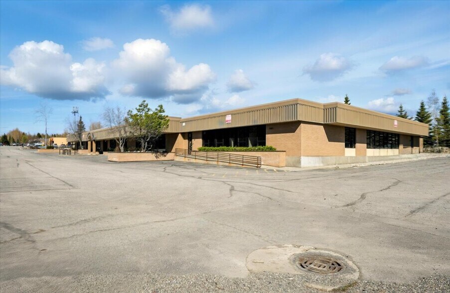 More Photos Of 7001 Jewel Lake Rd, Anchorage Office For Sale