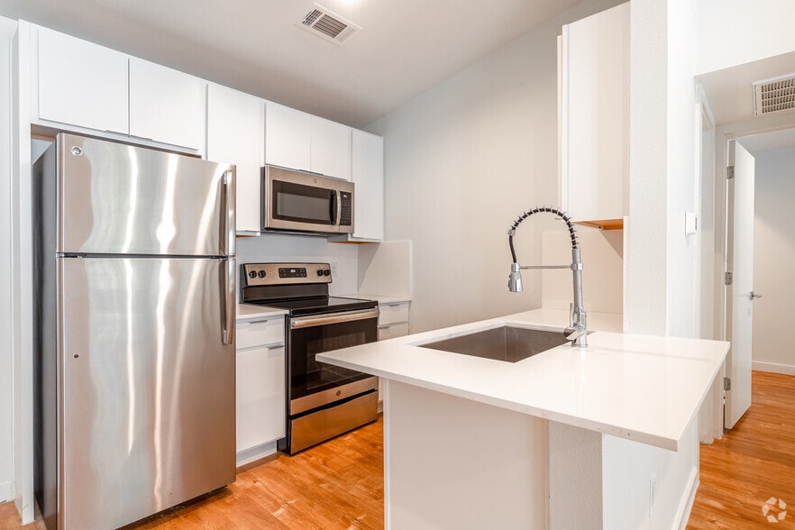 More Photos Of 3901 N Hall St, Dallas Apartments For Sale