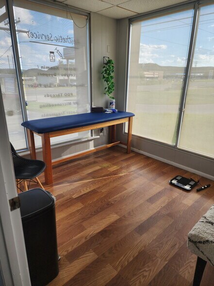 More Photos Of 1500 FM 2673, Canyon Lake Storefront Retail Office For Lease