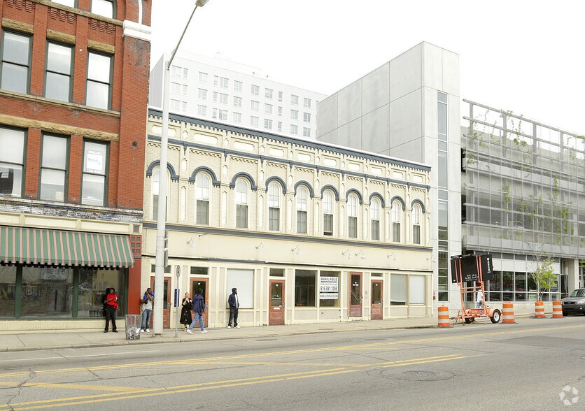 Primary Photo Of 13-17 S Division Ave, Grand Rapids Apartments For Lease