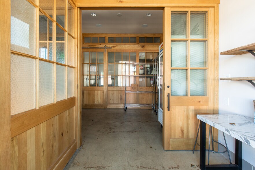 More Photos Of 12906 Venice Blvd, Los Angeles Freestanding For Lease