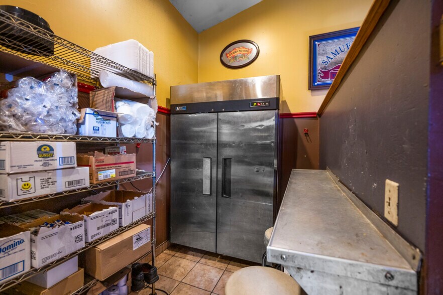 More Photos Of 3538 Columbia Pky, Cincinnati Restaurant For Sale