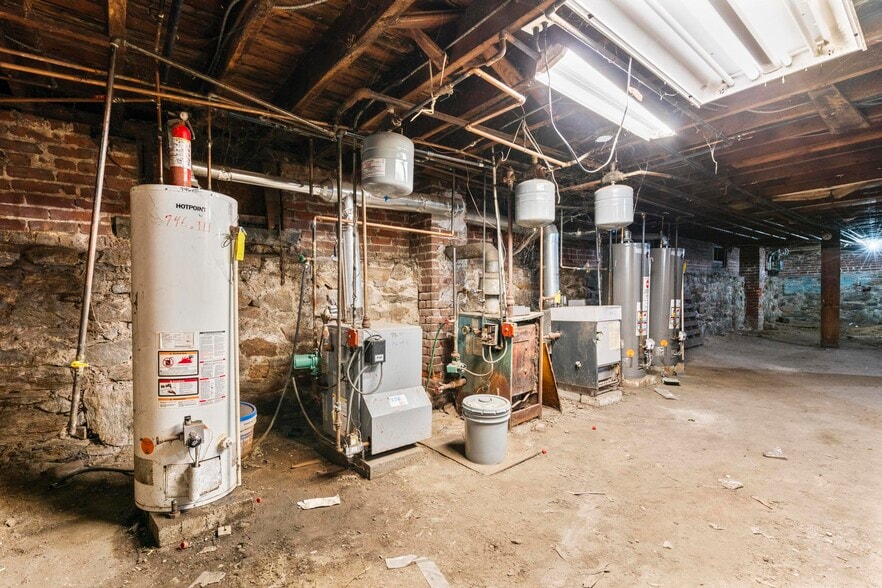 More Photos Of 746 Maple St, Bridgeport Apartments For Sale