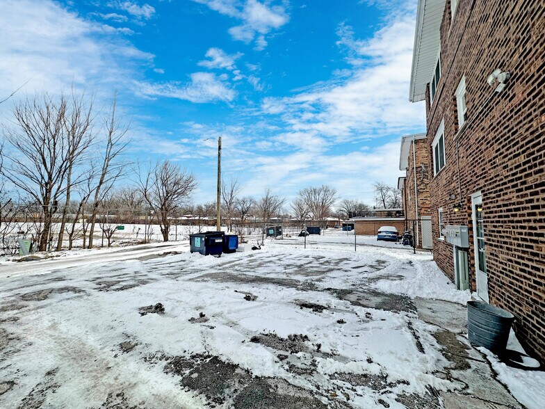 More Photos Of 1620 Harbor Ave, Calumet City Apartments For Sale
