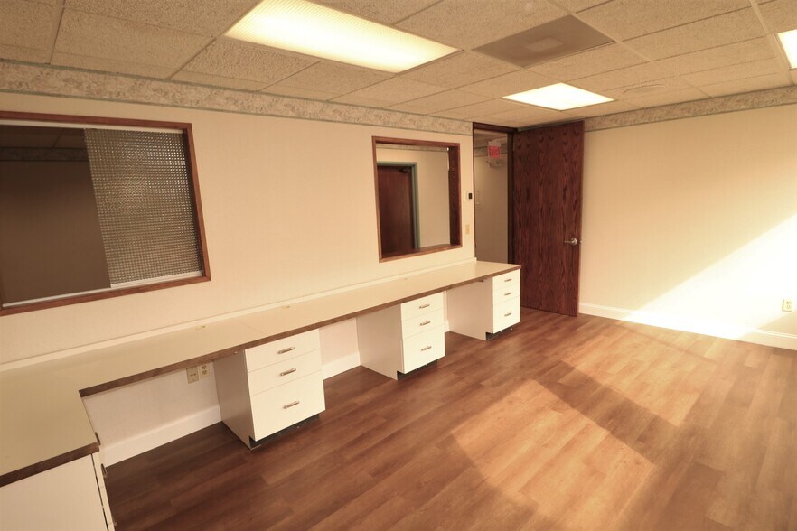 More Photos Of 401 Hamburg Turnpike, Wayne Medical For Sale