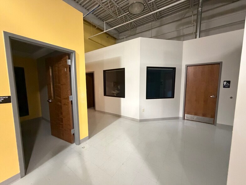 More Photos Of 3143 William Penn Hwy, Easton General Retail For Lease