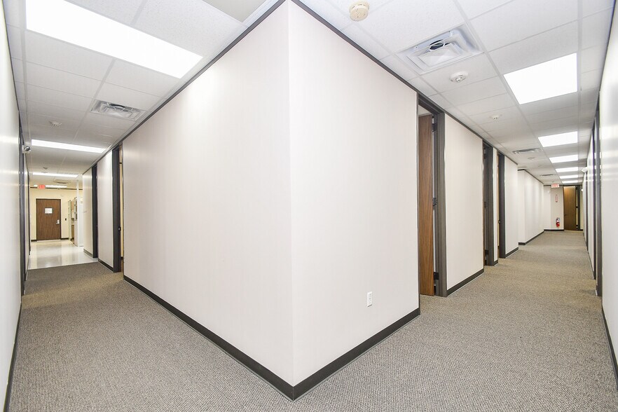 More Photos Of 15366 Park Row, Houston Office For Sale
