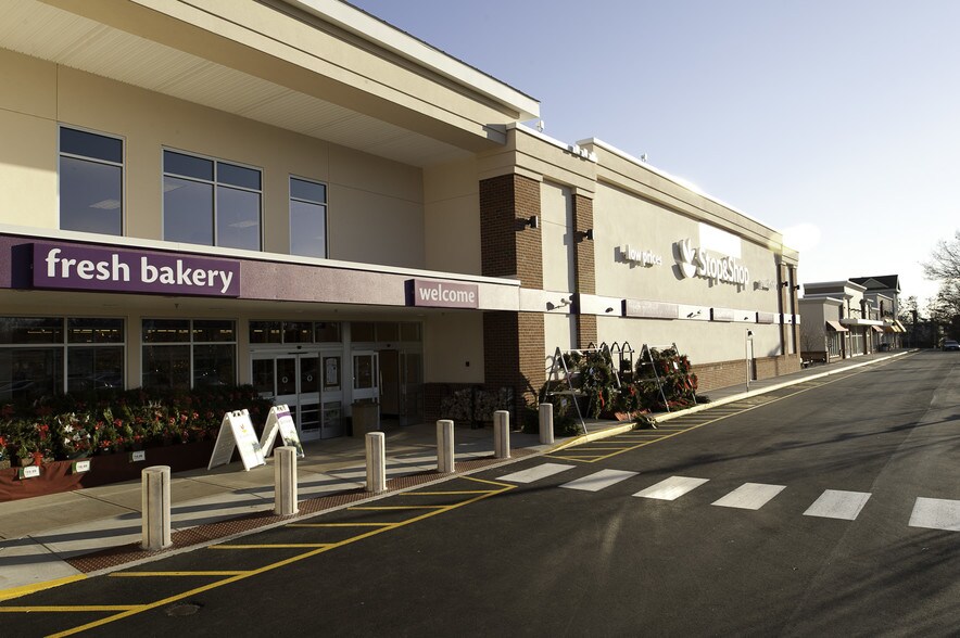 More Photos Of 174-176 Newington Rd, West Hartford Unknown For Sale