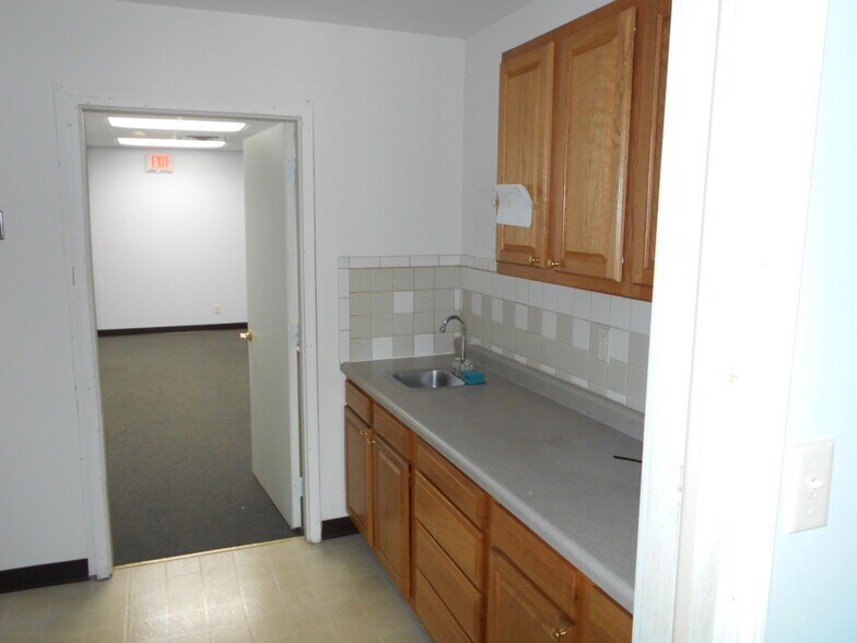 More Photos Of 4625 Progress Dr, Columbus Light Distribution For Lease