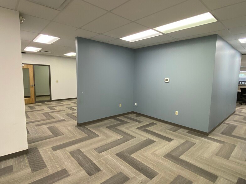 More Photos Of 17401-17407 Lorain Ave, Cleveland Freestanding For Lease