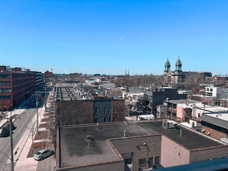 More Photos Of 90 Rue Beaubien O, Montréal Loft Creative Space For Lease