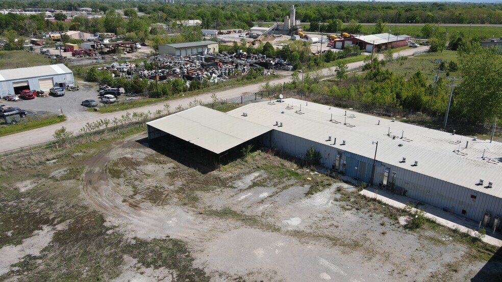 More Photos Of 611 Azalea Dr, Muskogee Warehouse For Sale