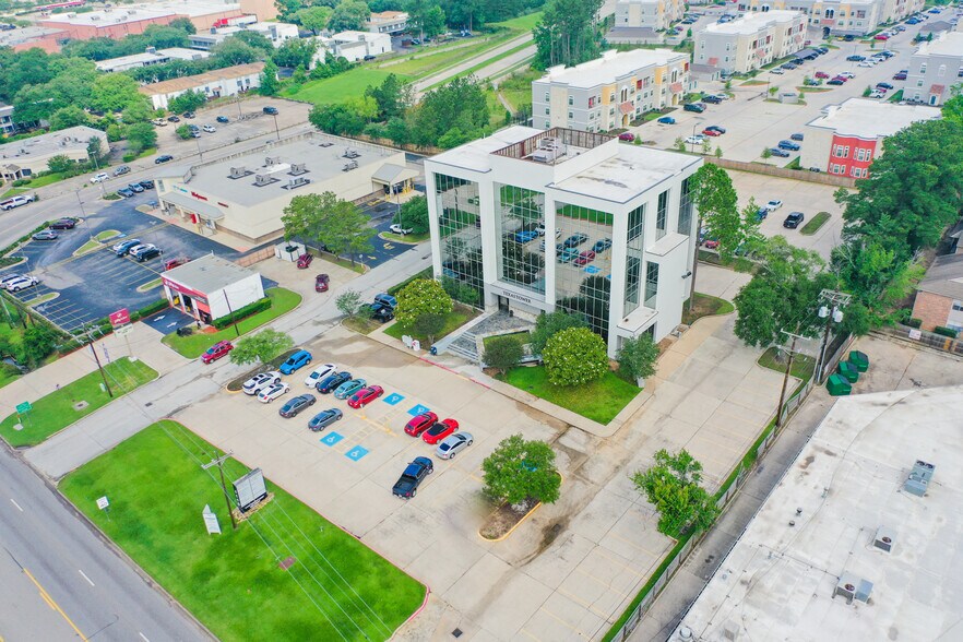 More Photos Of 1110 N Loop 336 W, Conroe Office For Lease