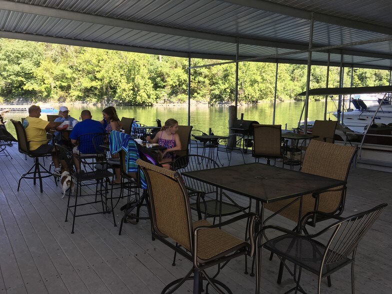 More Photos Of 136 S Homestead Ln, Lancaster Marina For Sale