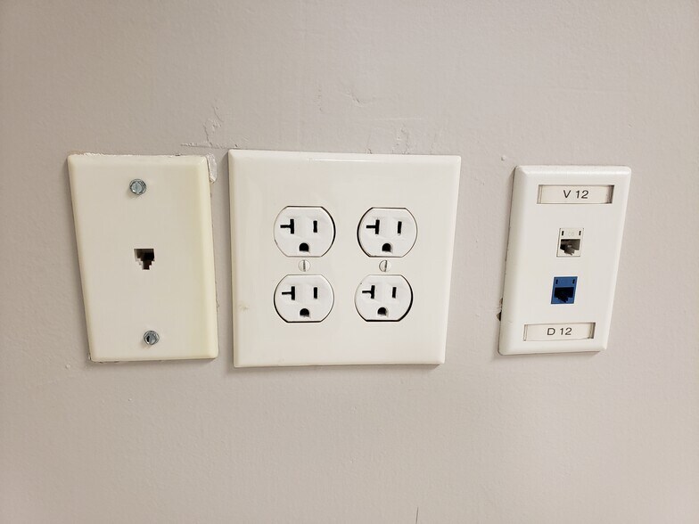 More Photos Of 80 N McClintock Dr, Chandler Medical For Sale