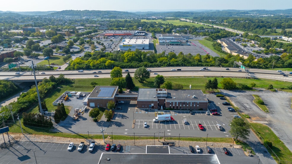 More Photos Of 625 Spring St, Wyomissing Office For Sale