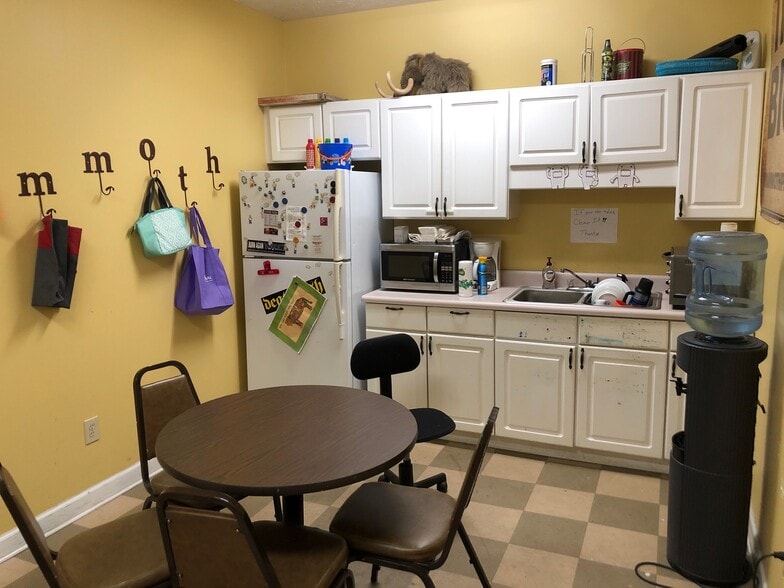 More Photos Of 302 Alabama St, Auburn Flex For Lease