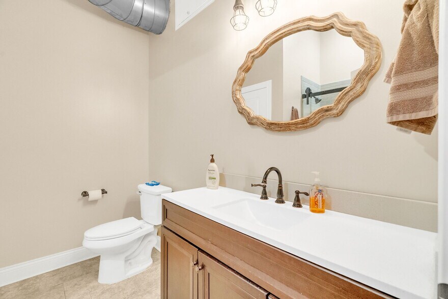 More Photos Of 306-310 Huron Ave, Port Huron Freestanding For Sale