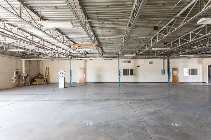 More Photos Of 2200 5th St, Wichita Falls Warehouse For Sale