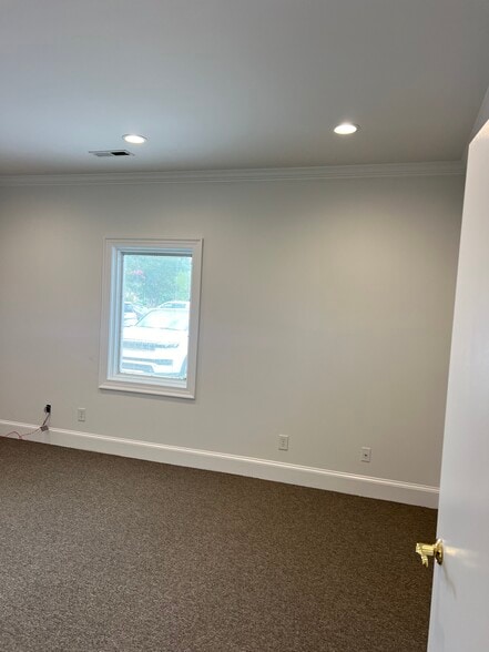 More Photos Of 610 Lynndale Ct, Greenville Office For Lease