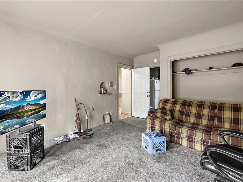 More Photos Of 18037 Pelkey St, Detroit Multifamily For Sale