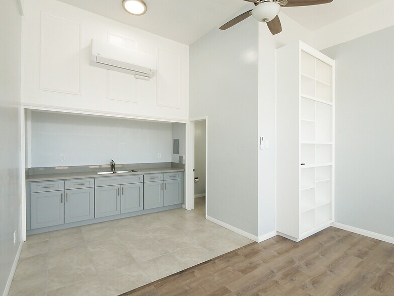 More Photos Of 529 W 9th St, San Pedro Office For Lease