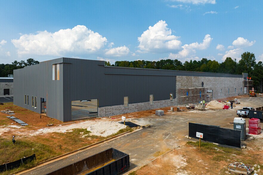 More Photos Of 1400 Senoia Rd, Tyrone Unknown For Lease