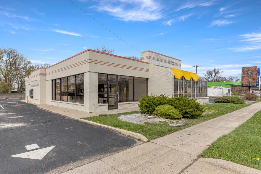 More Photos Of 15839 Telegraph Rd, Redford Township Fast Food For Lease