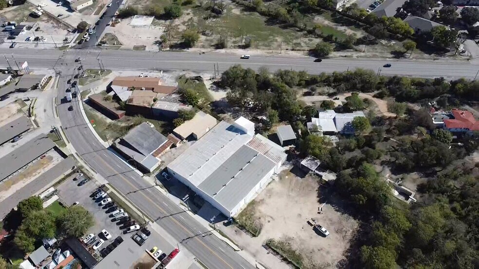 More Photos Of 2833 Roosevelt Ave, San Antonio Warehouse For Sale