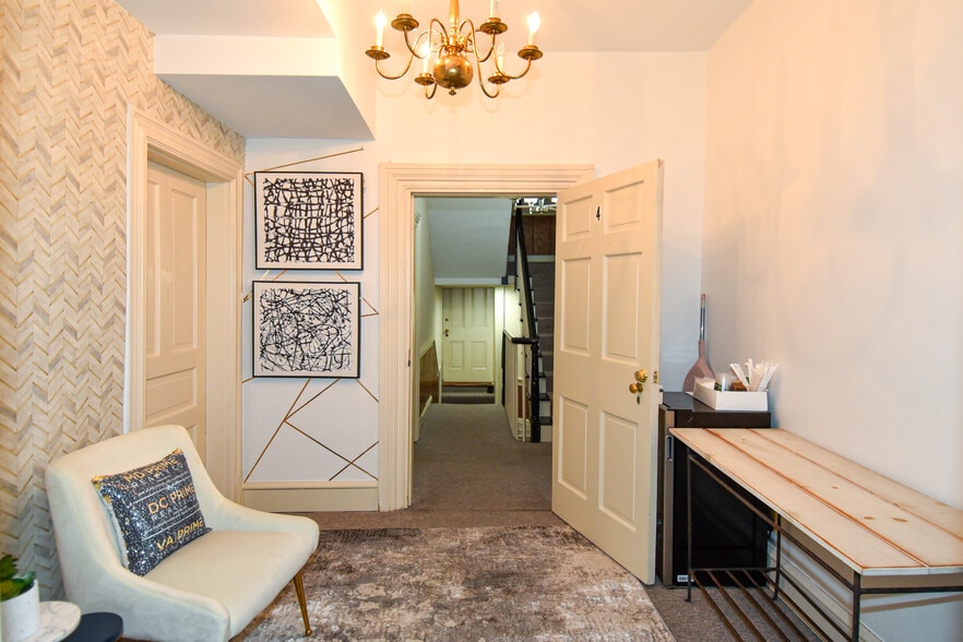 More Photos Of 109 S Fairfax St, Alexandria Office For Sale