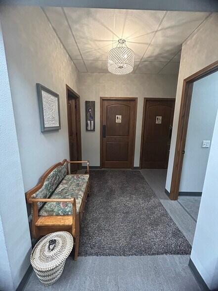 More Photos Of 1915 N Broadway, Minot Freestanding For Lease