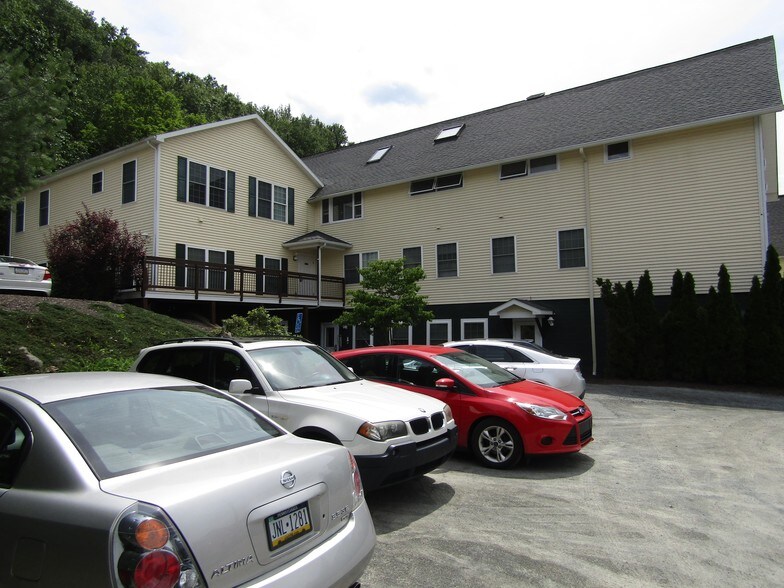 More Photos Of 141 Bellemonte Ave, Hawley Apartments For Sale