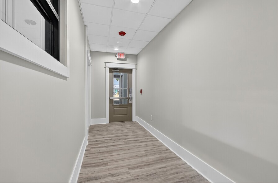 More Photos Of 124 Court St, Bay Saint Louis Office For Sale