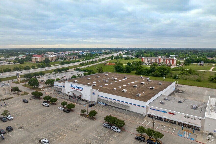 More Photos Of FM 2920 & Highway 249, Tomball Unknown For Lease