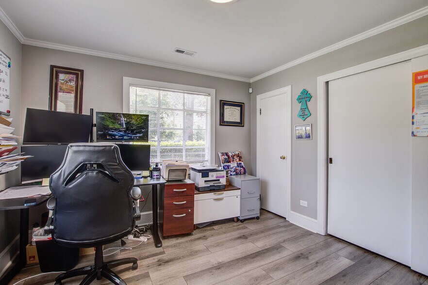 More Photos Of 500 N Pine St, Summerville Office For Sale