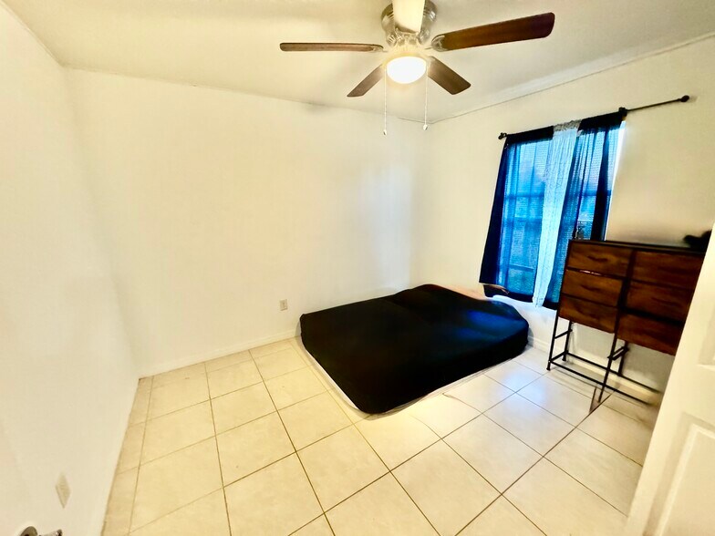 More Photos Of 1154 Macarthur St, Lake Placid Specialty For Sale