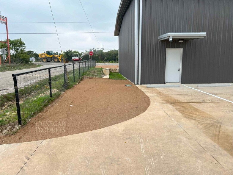 More Photos Of 133 Glosson Ranch Rd, Dripping Springs Warehouse For Sale