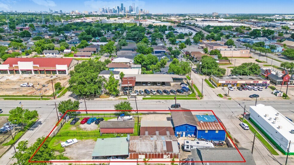 More Photos Of 1106 Wayside Dr, Houston Auto Repair For Sale