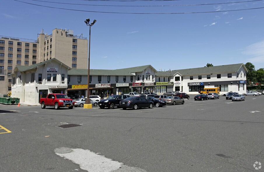 More Photos Of 754-778 Manor Rd, Staten Island Storefront Retail Office For Lease